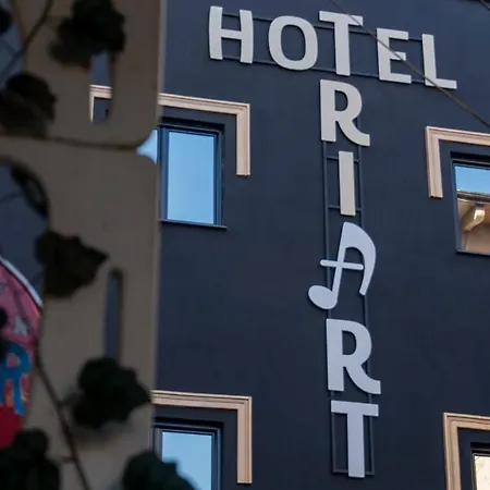 Hotel Triart Korce